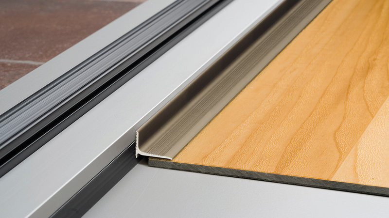 Wandanschlussprofil Nr. 298 - 13,1 x 13,1 mm Schwarz 1,00 m