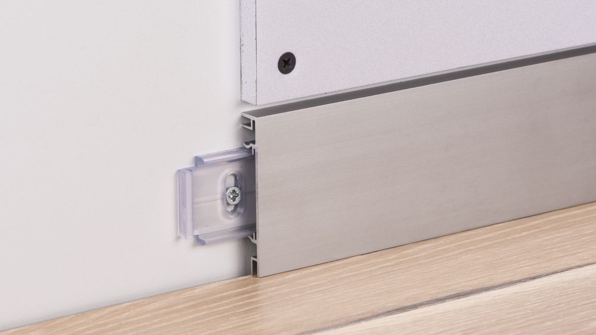 Aluminium Clip-Sockelleiste 10 x 60 mm - Silber