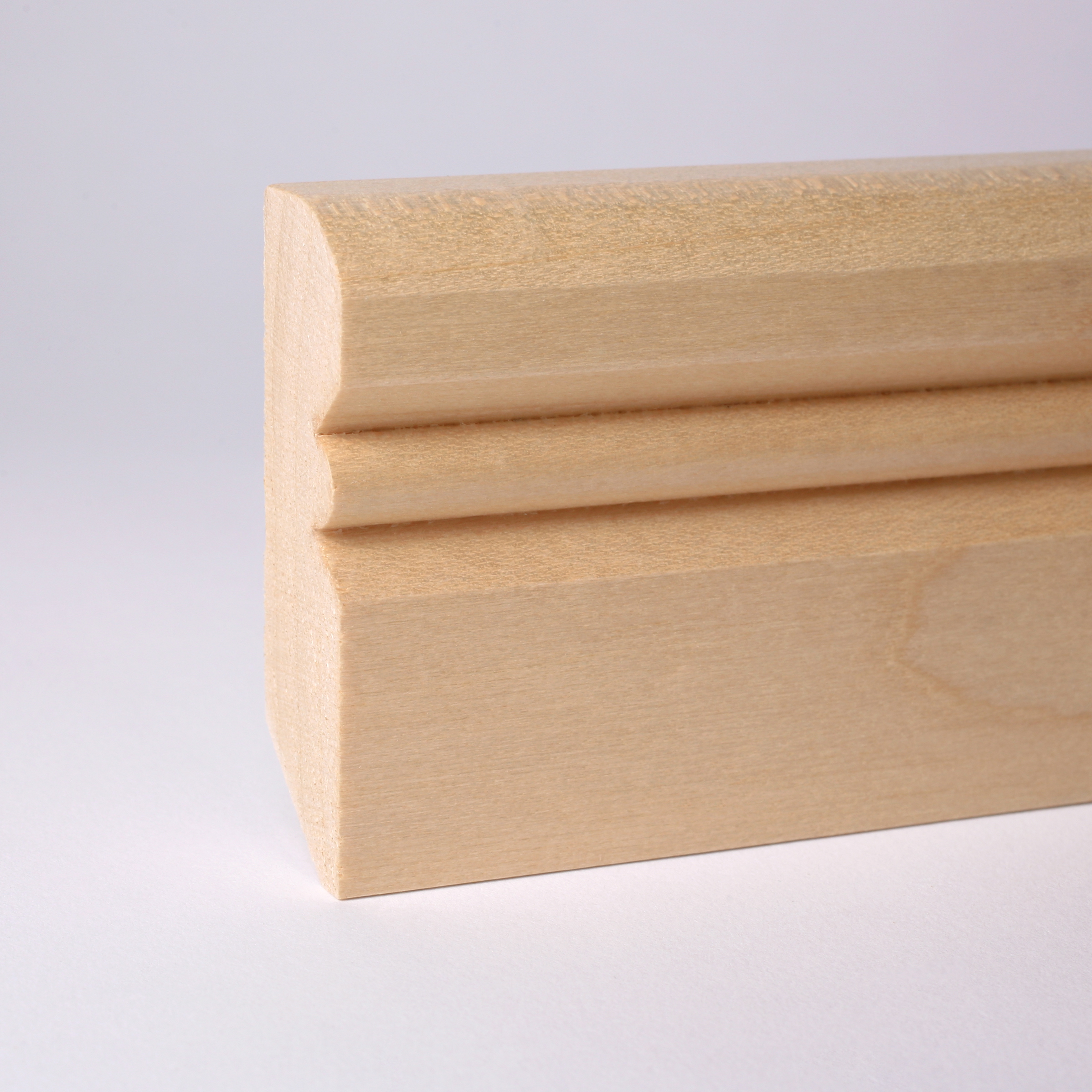 Massivholz-Sockelleiste Alt Reno Profil 60mm - Ahorn gelackt