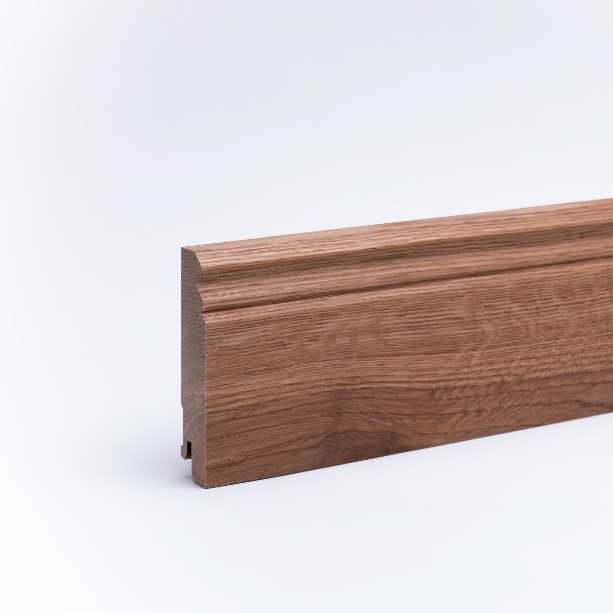 7 Stück 2.40 m Massivholz-Sockelleisten Berliner Profil 120 mm Eiche geölt