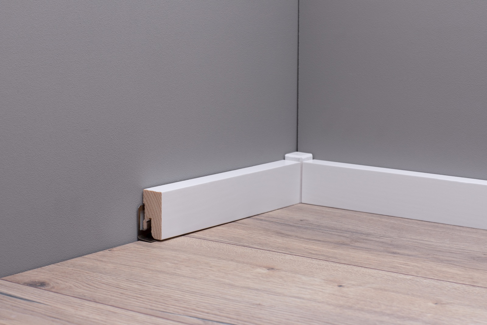 Vierkant Massivholz-Sockelleisten 40 mm - Weiß RAL 9010