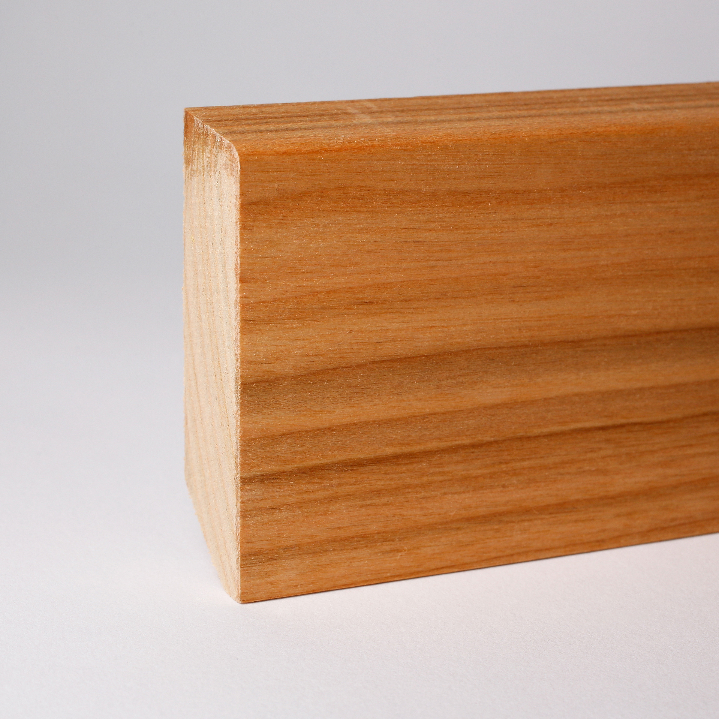 14,4 lfm Massivholz-Sockelleisten Abgeschrägt 40 x 20 mm - Kirsche geölt