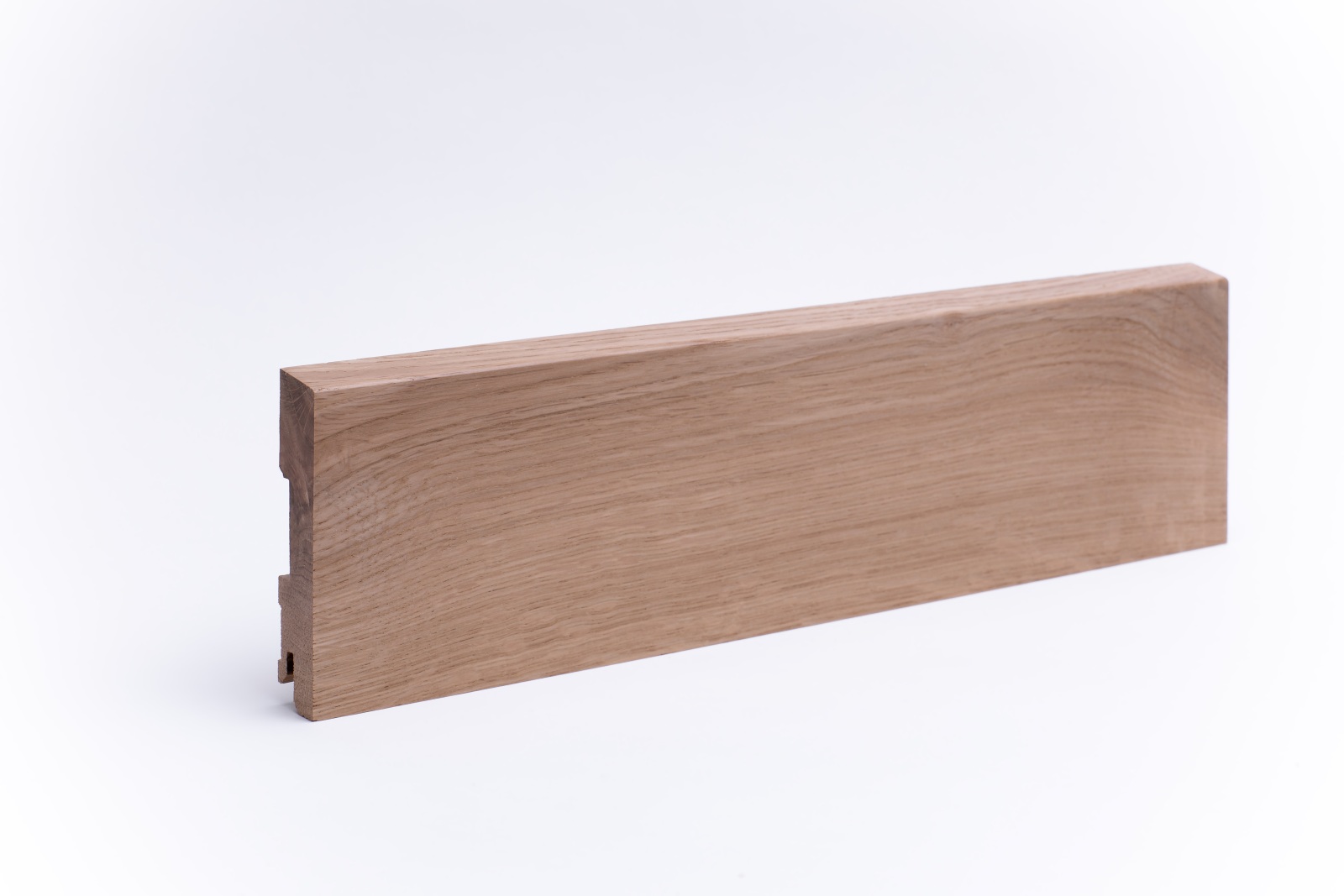 Massivholz Sockelleiste abgeschrägt 120mm - Eiche gelackt